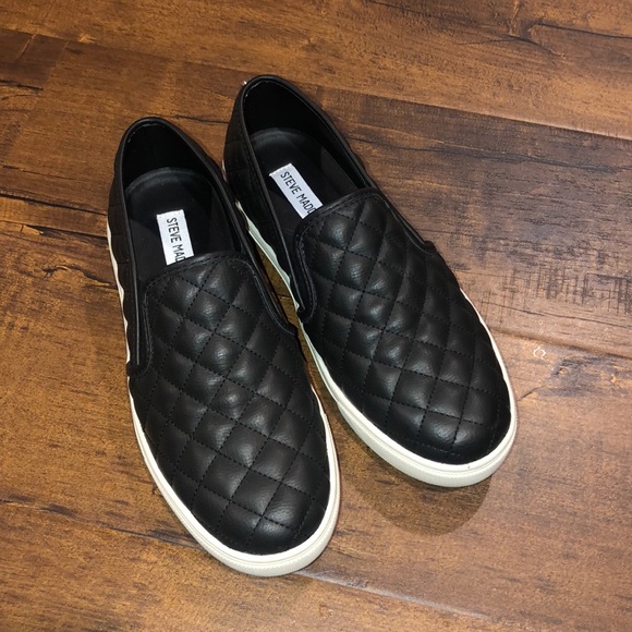 Steve Madden Shoes - Steve Madden slip on size 9